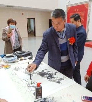 我心永向党——岁月如歌·常凤宁绘画作品展拉开帷幕